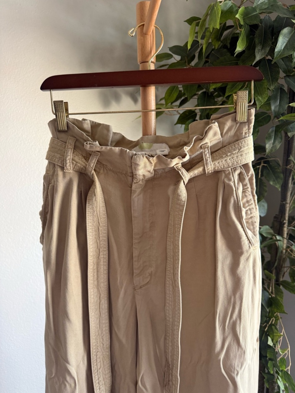 Anthropologie Khaki Beige High Rise Belted Wide Leg 24” Pants Women’s Size 10 - Picture 3 of 10